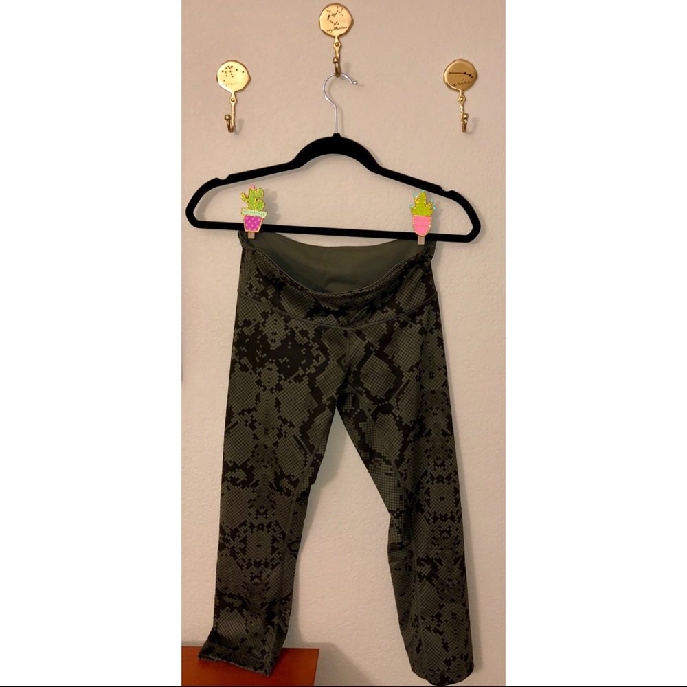 Lululemon Snakeskin Crop Leggings